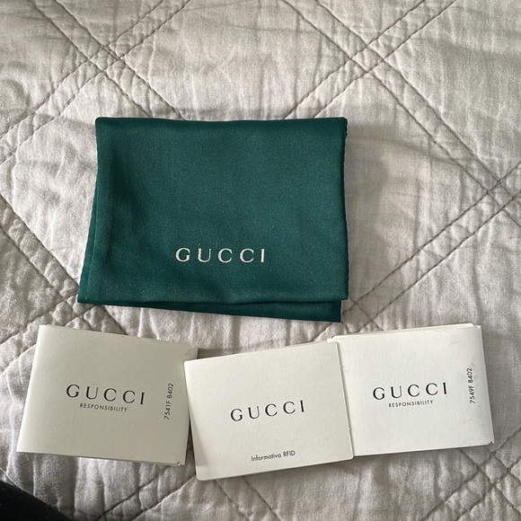 Gucci Flora Print Marmont Card Holder - Picture 14 of 17